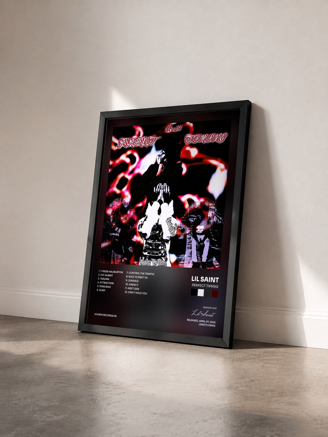 #noir Tableau de l'album Perfect Timing de Lil Saint vu de trois quarts, cadre noir