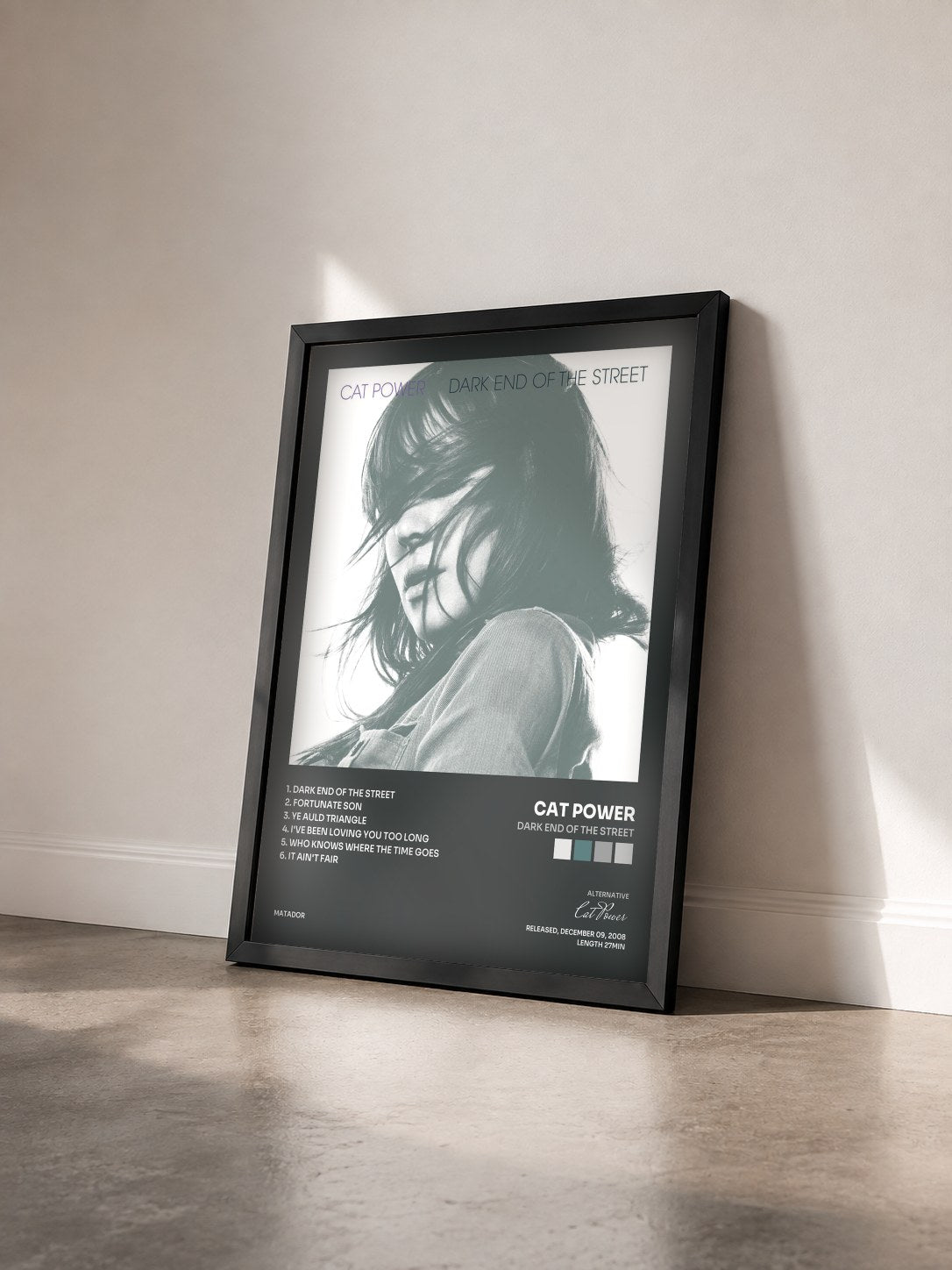#noir Tableau de l'album Dark End of the Street de Cat Power vu de trois quarts, cadre noir