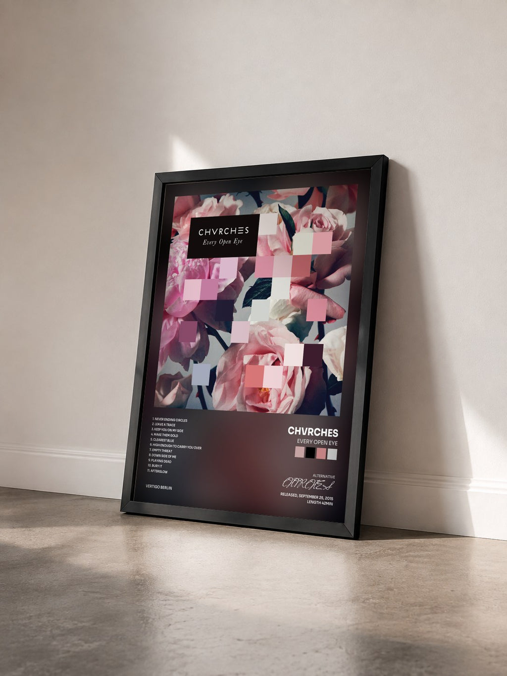 #noir Tableau de l'album Every Open Eye de CHVRCHES vu de trois quarts, cadre noir