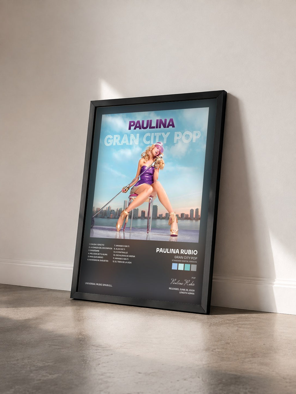#noir Tableau de l'album Gran City Pop (Standard Digital Version) de Paulina Rubio vu de trois quarts, cadre noir