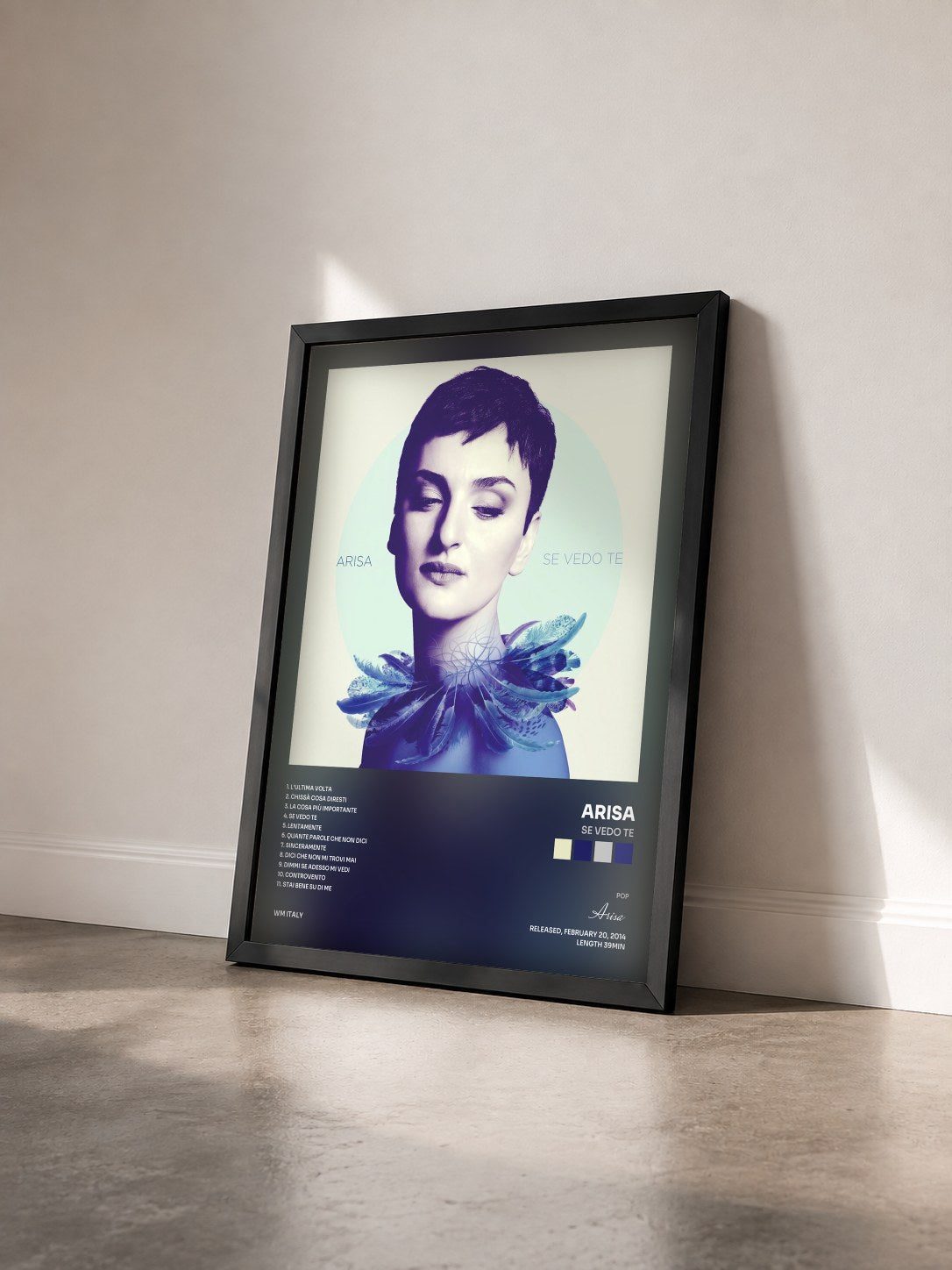 #noir Tableau de l'album Se vedo te de Arisa vu de trois quarts, cadre noir
