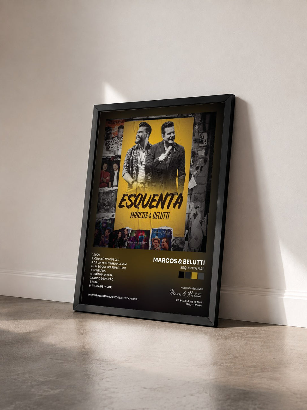 #noir Tableau de l'album Esquenta M&B de Marcos & Belutti vu de trois quarts, cadre noir