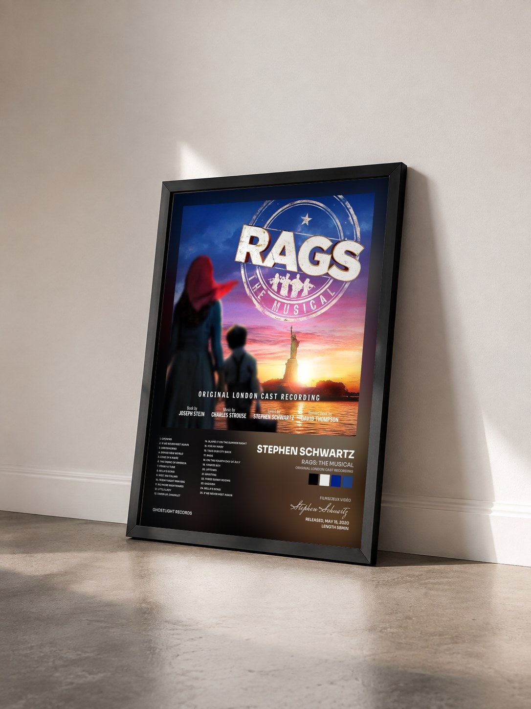 #noir Tableau de l'album Rags: The Musical (Original London Cast Recording) de Stephen Schwartz vu de trois quarts, cadre noir
