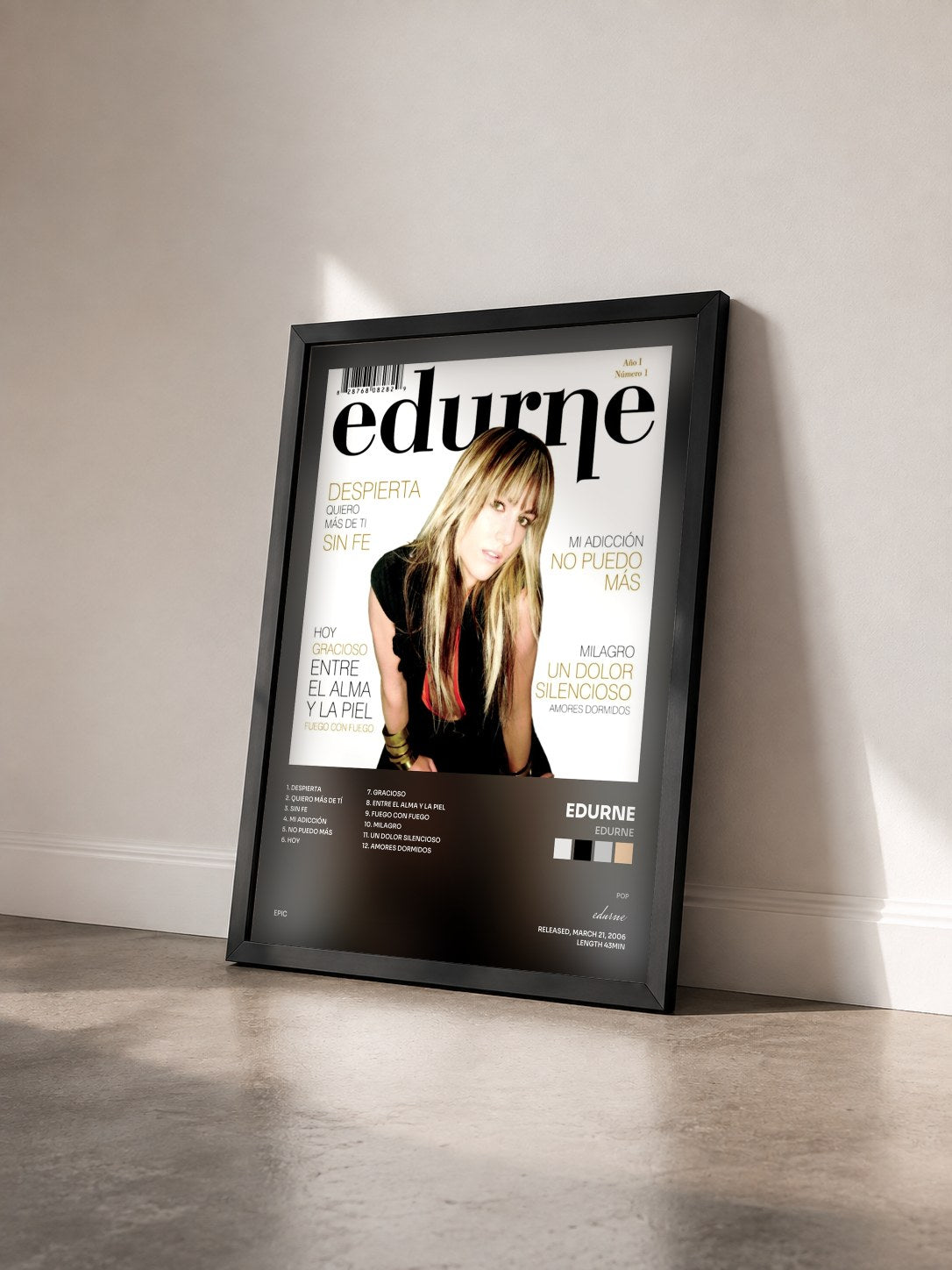 #noir Tableau de l'album Edurne de edurne vu de trois quarts, cadre noir