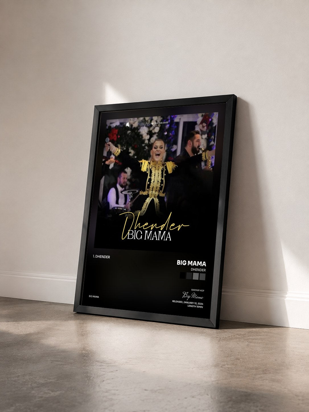 #noir Tableau de l'album Dhender de Big Mama vu de trois quarts, cadre noir