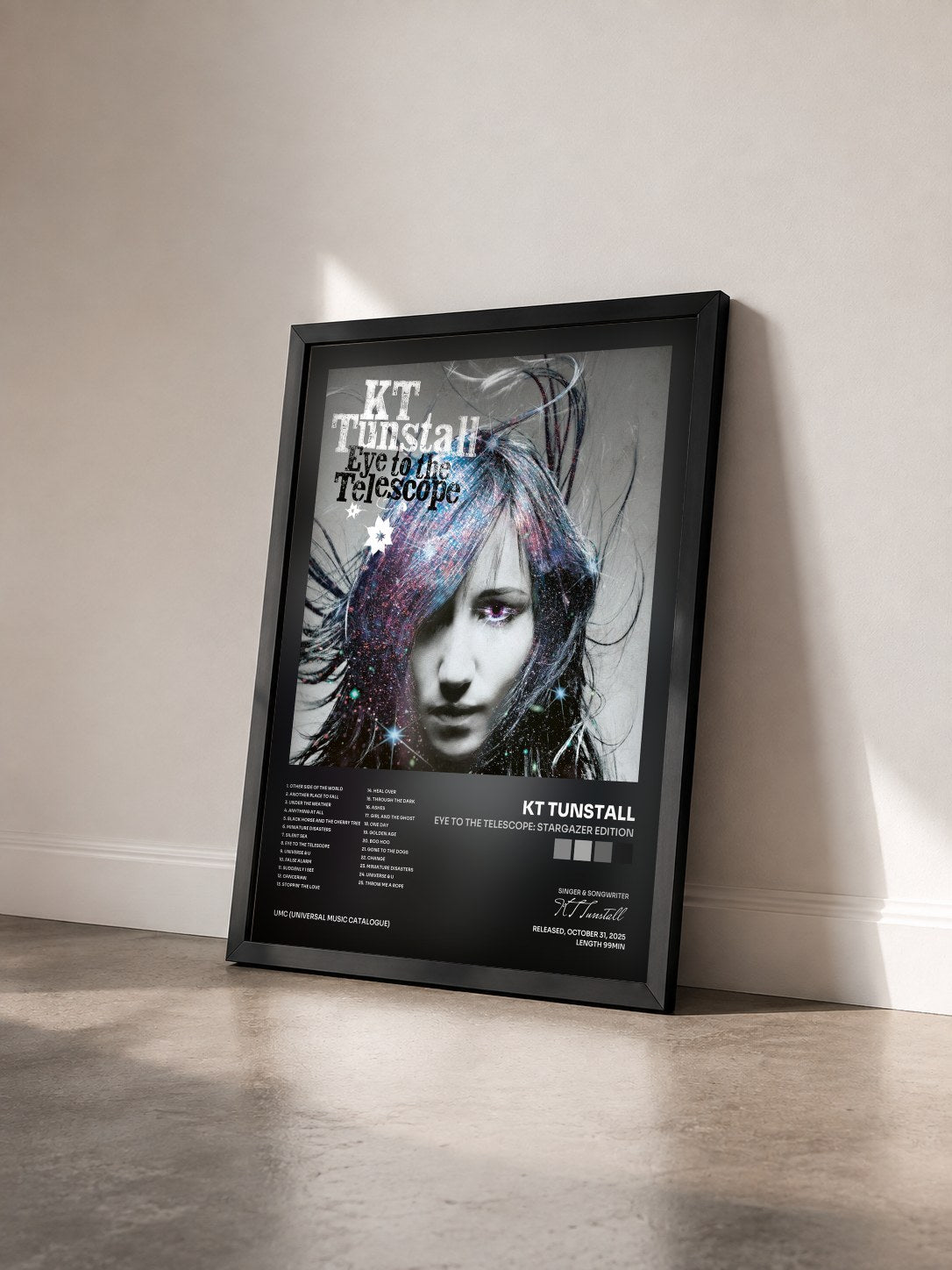 #noir Tableau de l'album Eye to the Telescope: Stargazer Edition de KT Tunstall vu de trois quarts, cadre noir