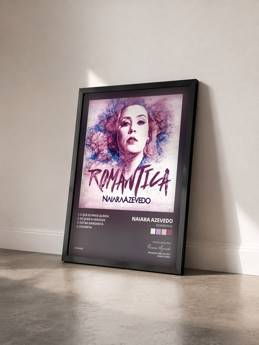 #noir Tableau de l'album Romântica de Naiara Azevedo vu de trois quarts, cadre noir