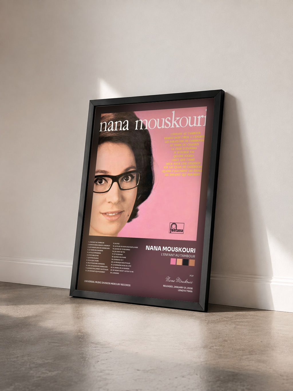#noir Tableau de l'album L'Enfant Au Tambour de Nana Mouskouri vu de trois quarts, cadre noir