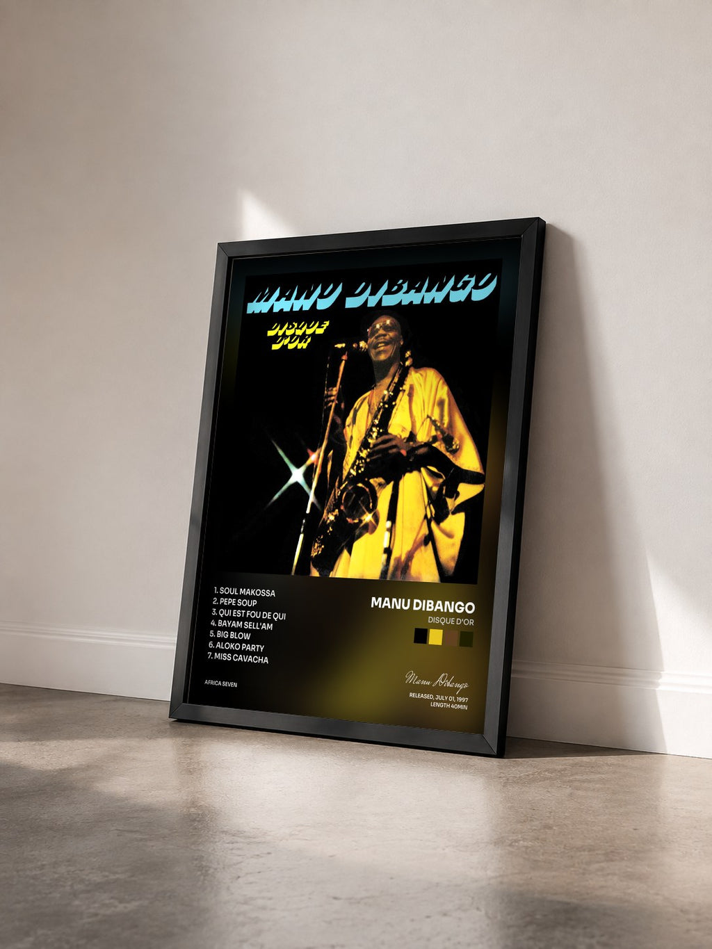 #noir Tableau de l'album Disque D'Or de Manu Dibango vu de trois quarts, cadre noir