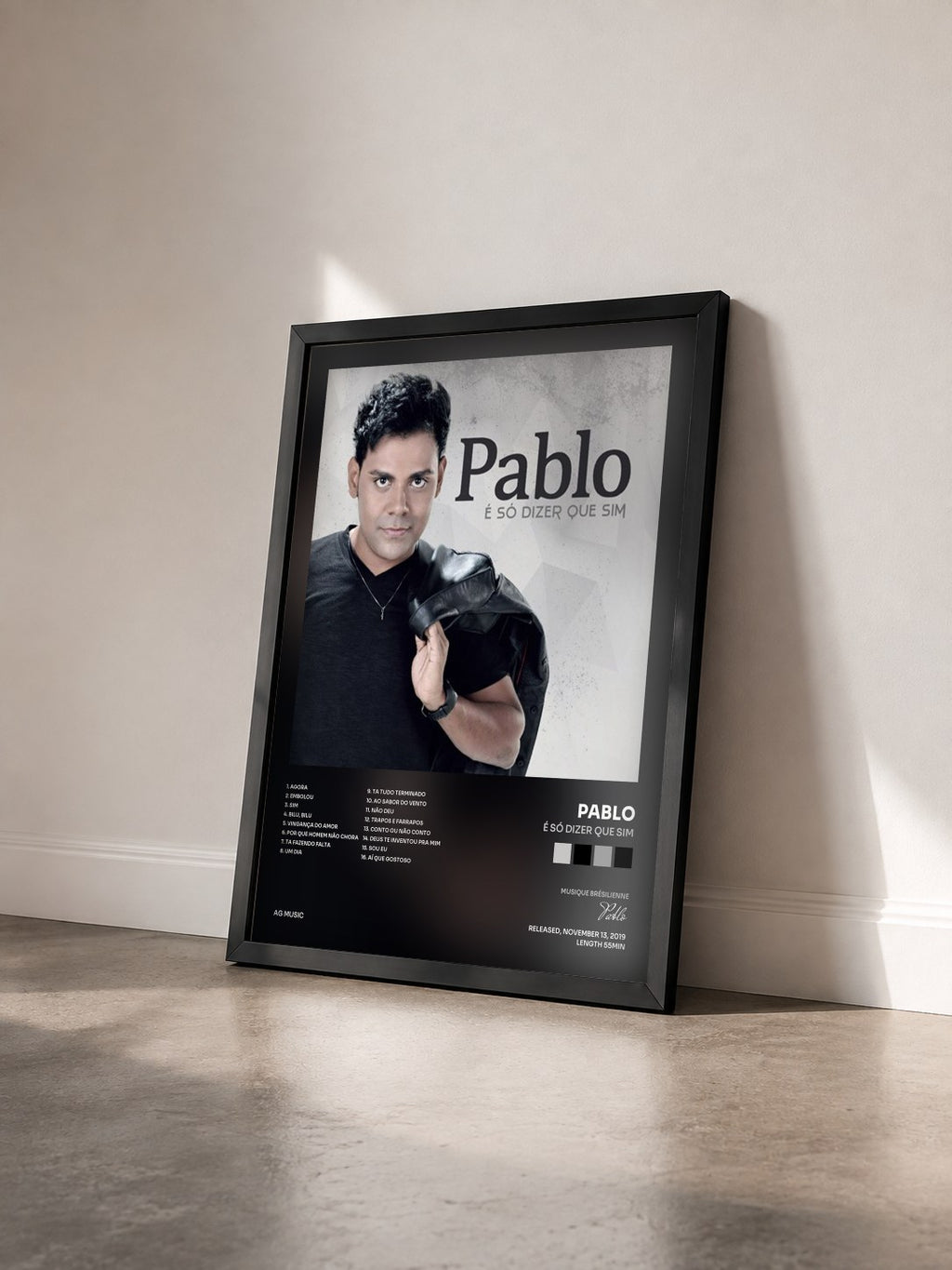 #noir Tableau de l'album É Só Dizer Que Sim de Pablo vu de trois quarts, cadre noir