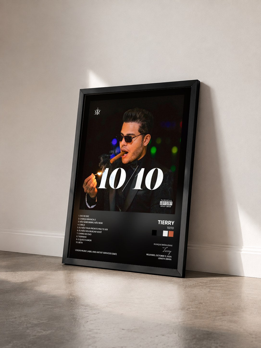 #noir Tableau de l'album 10/10 de Tierry vu de trois quarts, cadre noir