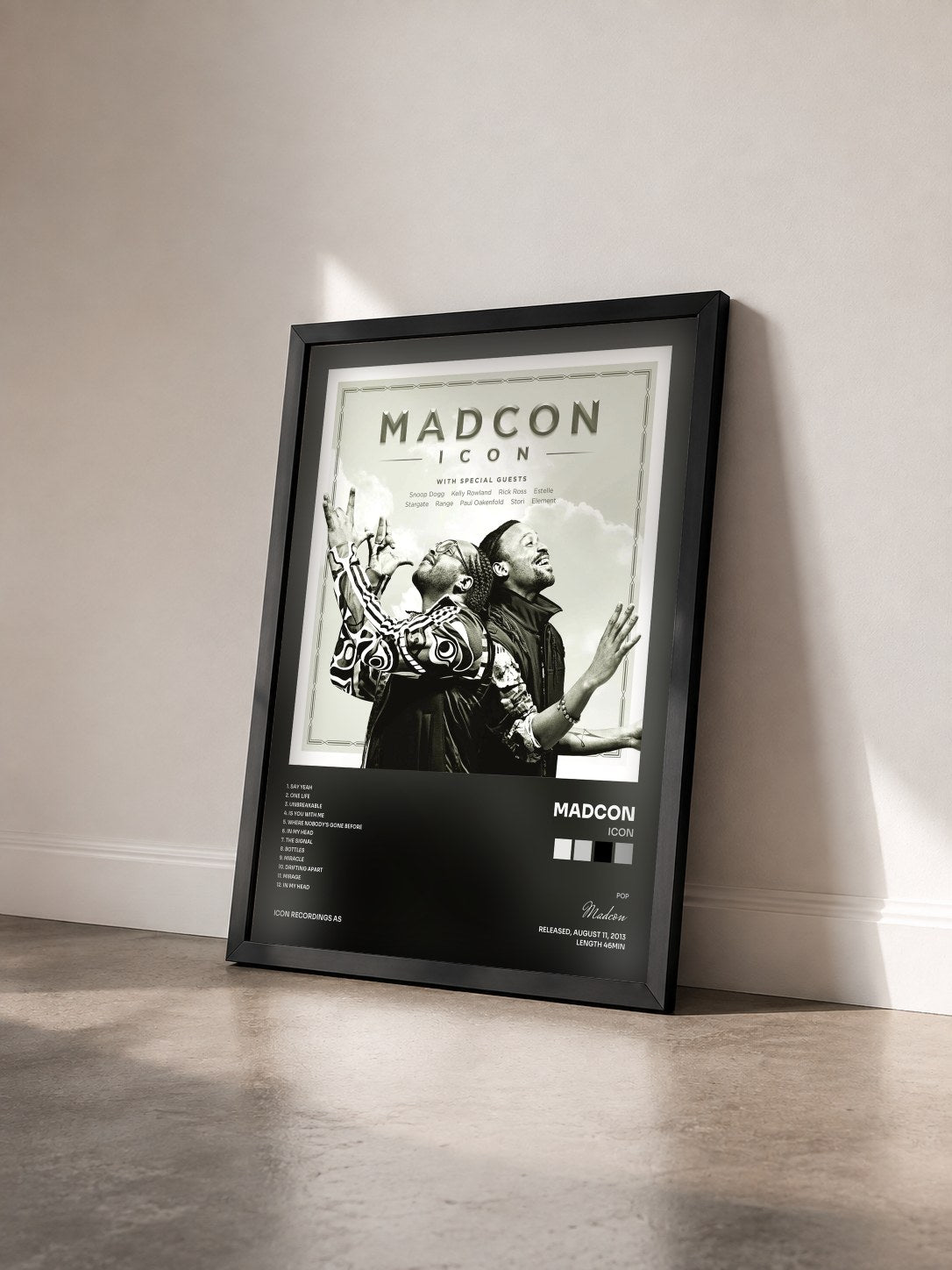 #noir Tableau de l'album Icon de Madcon vu de trois quarts, cadre noir