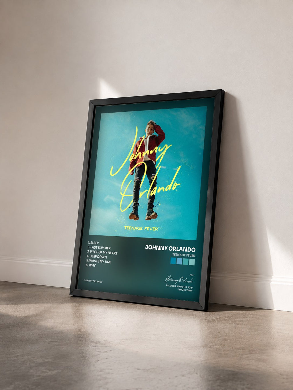 #noir Tableau de l'album Teenage Fever de Johnny Orlando vu de trois quarts, cadre noir