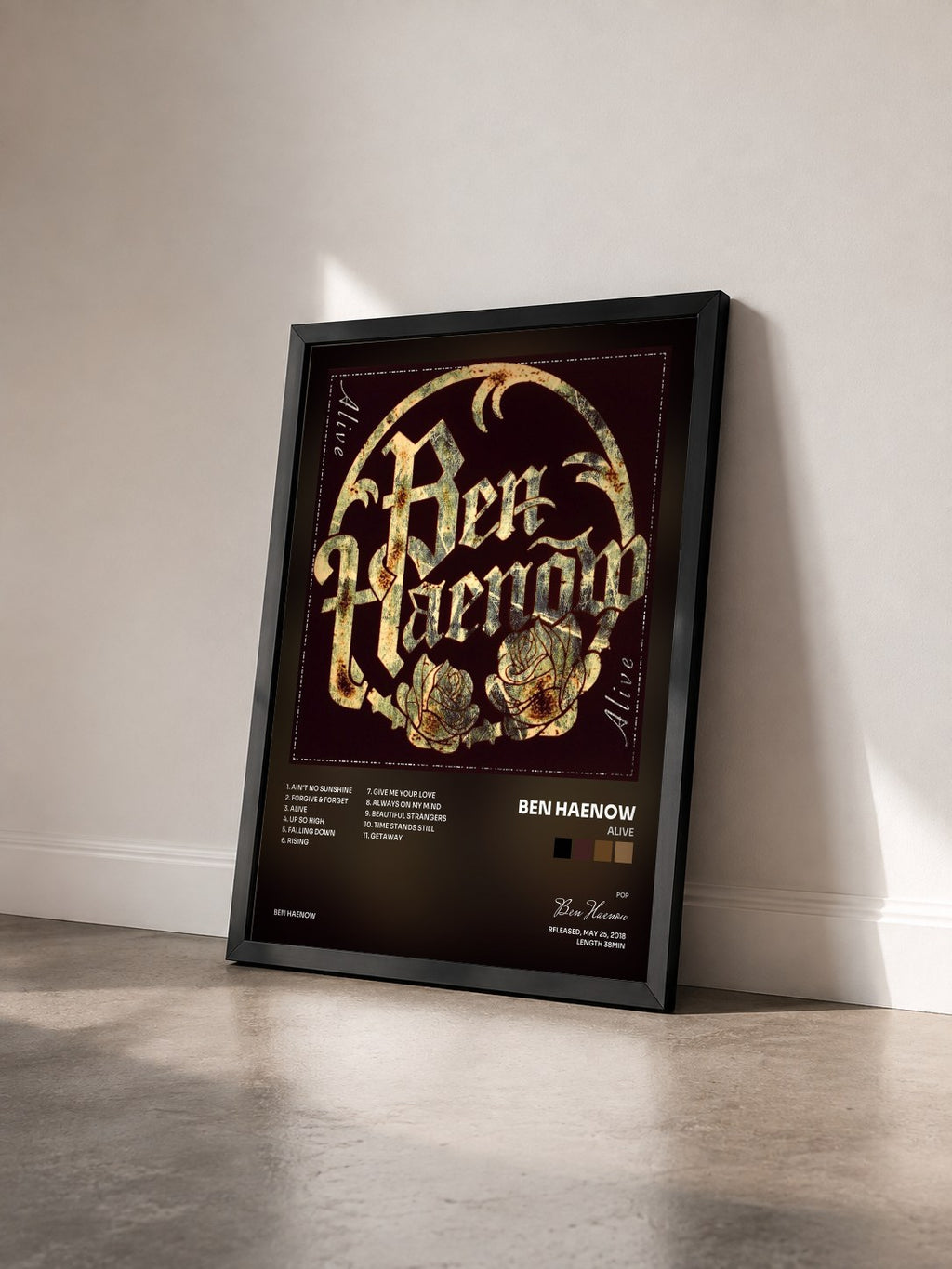 #noir Tableau de l'album Alive de Ben Haenow vu de trois quarts, cadre noir