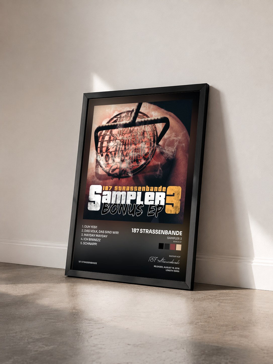 #noir Tableau de l'album Sampler 3 (Bonus EP) de 187 Strassenbande vu de trois quarts, cadre noir