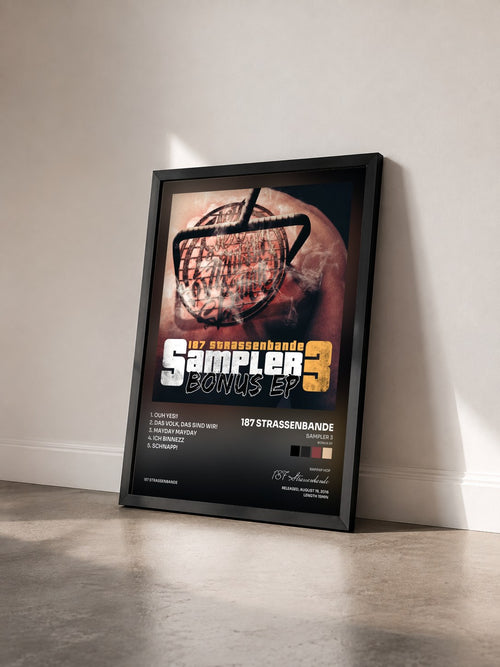 #noir Tableau de l'album Sampler 3 (Bonus EP) de 187 Strassenbande vu de trois quarts, cadre noir
