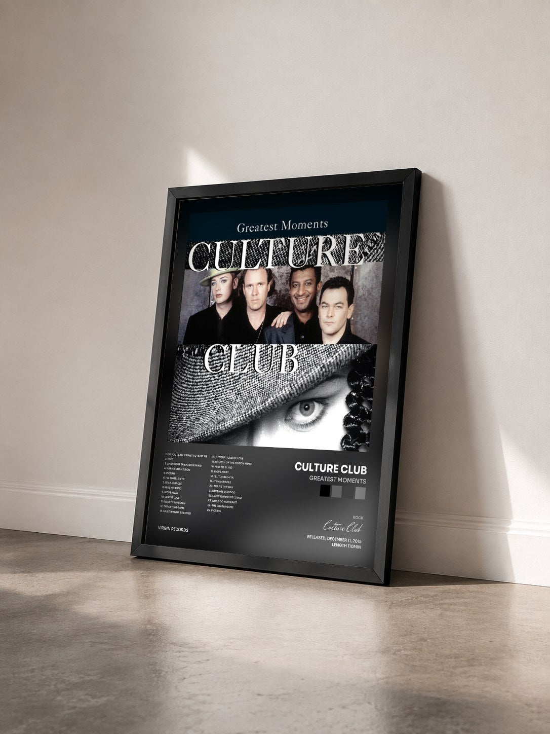 #noir Tableau de l'album Greatest Moments de Culture Club vu de trois quarts, cadre noir