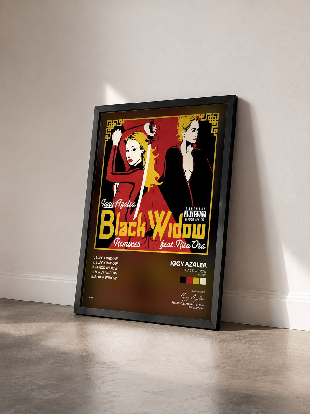 #noir Tableau de l'album Black Widow (Remixes) de Iggy Azalea vu de trois quarts, cadre noir