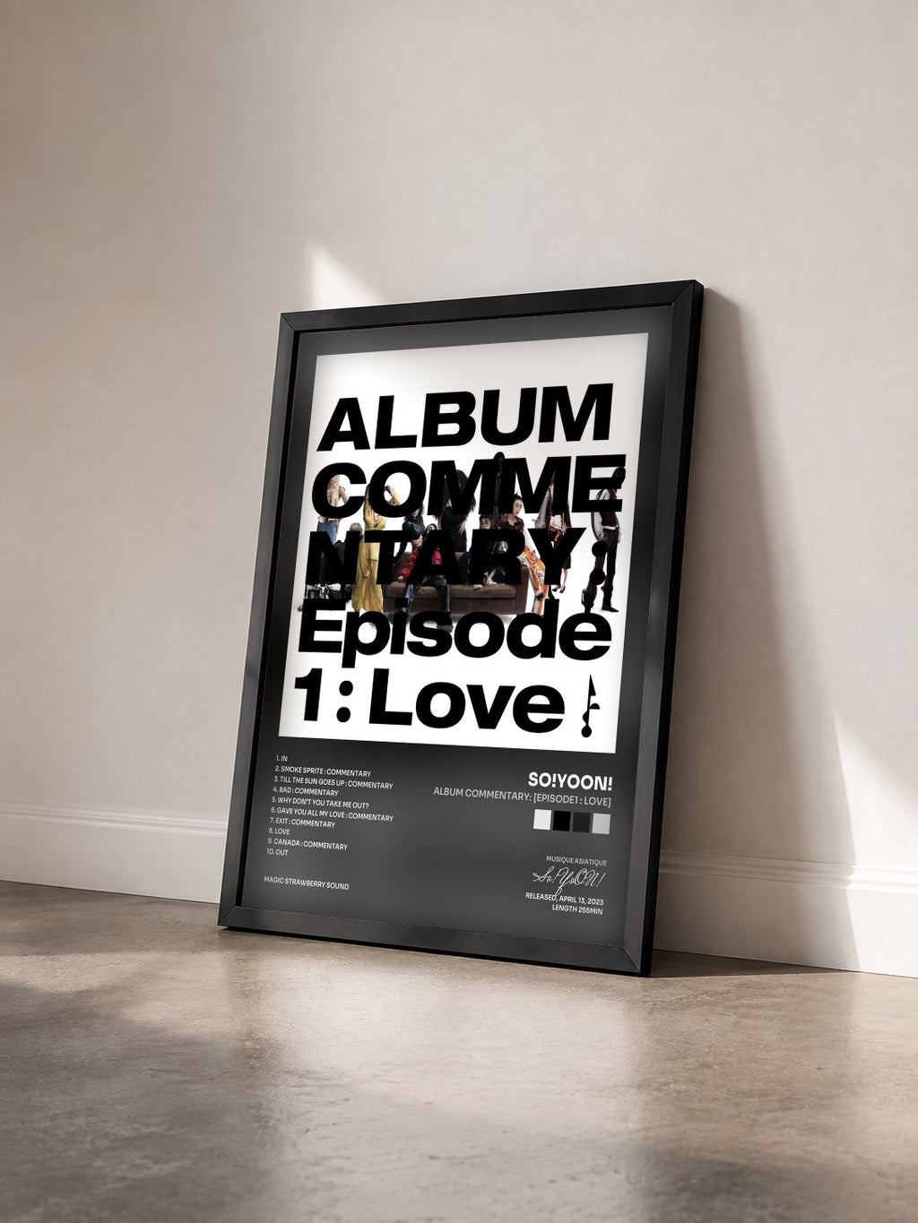 #noir Tableau de l'album Album Commentary: [Episode1 : Love] de So!YoON! vu de trois quarts, cadre noir