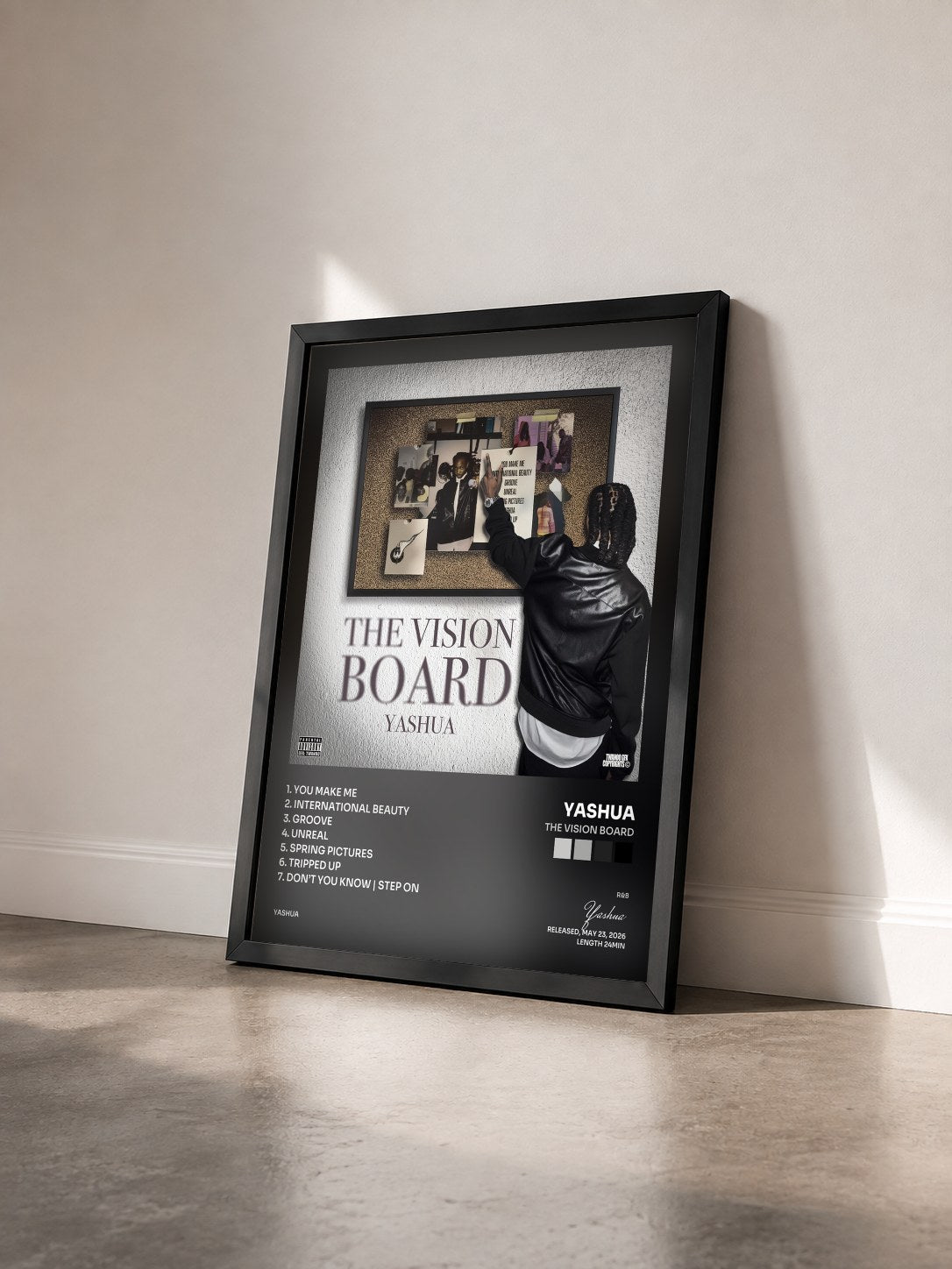 #noir Tableau de l'album The Vision Board de Yashua vu de trois quarts, cadre noir