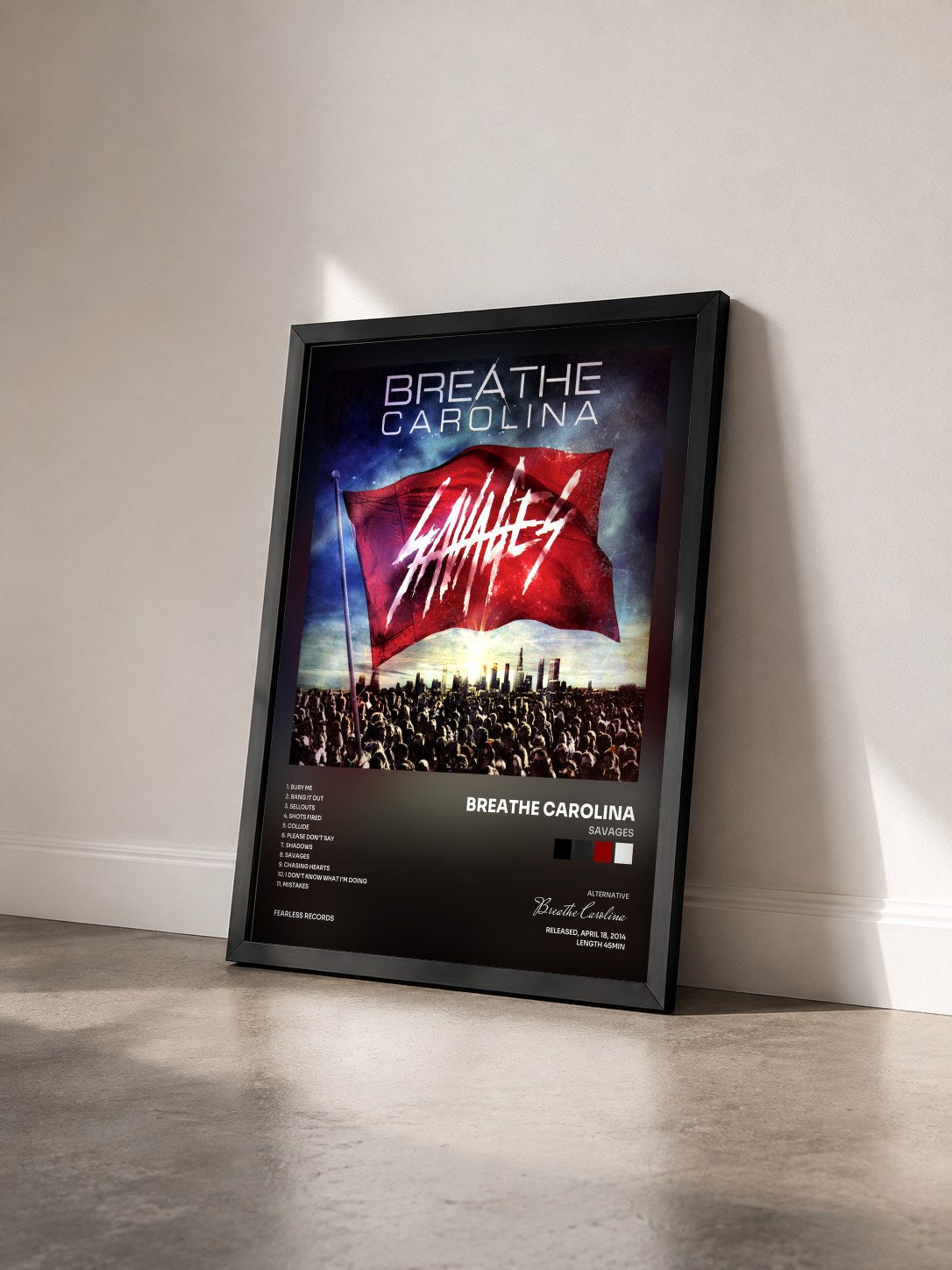 #noir Tableau de l'album Savages de Breathe Carolina vu de trois quarts, cadre noir