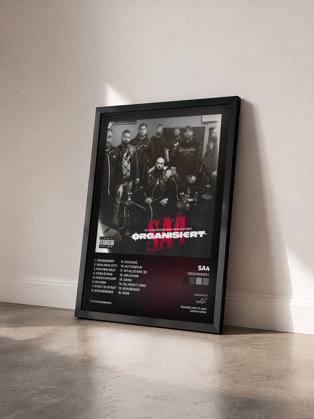#noir Tableau de l'album Organisiert de Sa4 vu de trois quarts, cadre noir