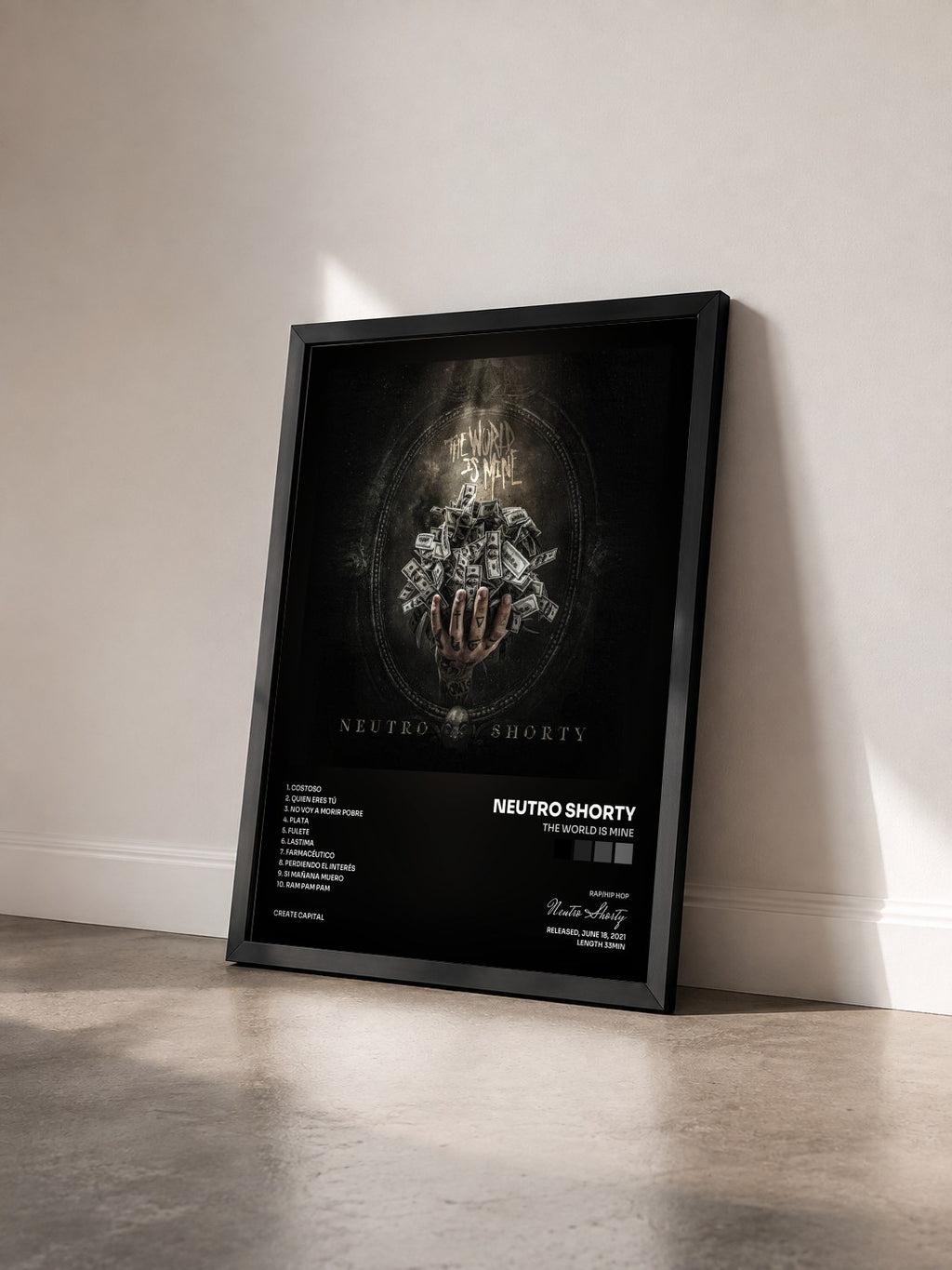#noir Tableau de l'album The World Is Mine de Neutro Shorty vu de trois quarts, cadre noir