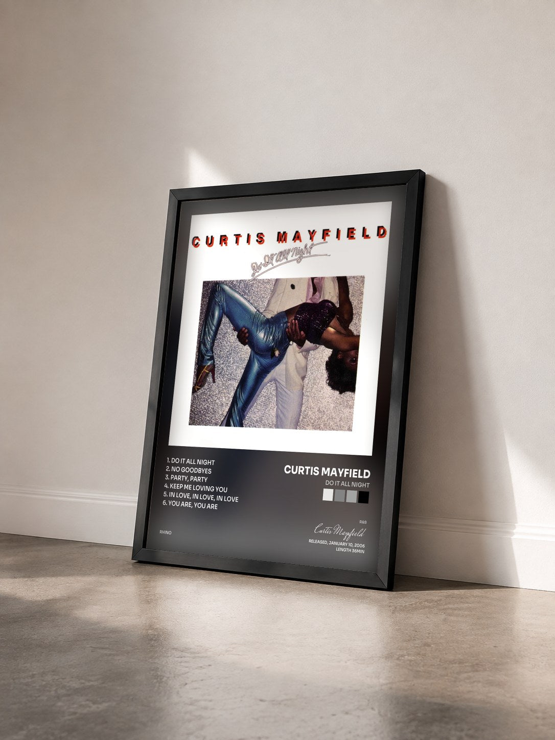 #noir Tableau de l'album Do It All Night de Curtis Mayfield vu de trois quarts, cadre noir