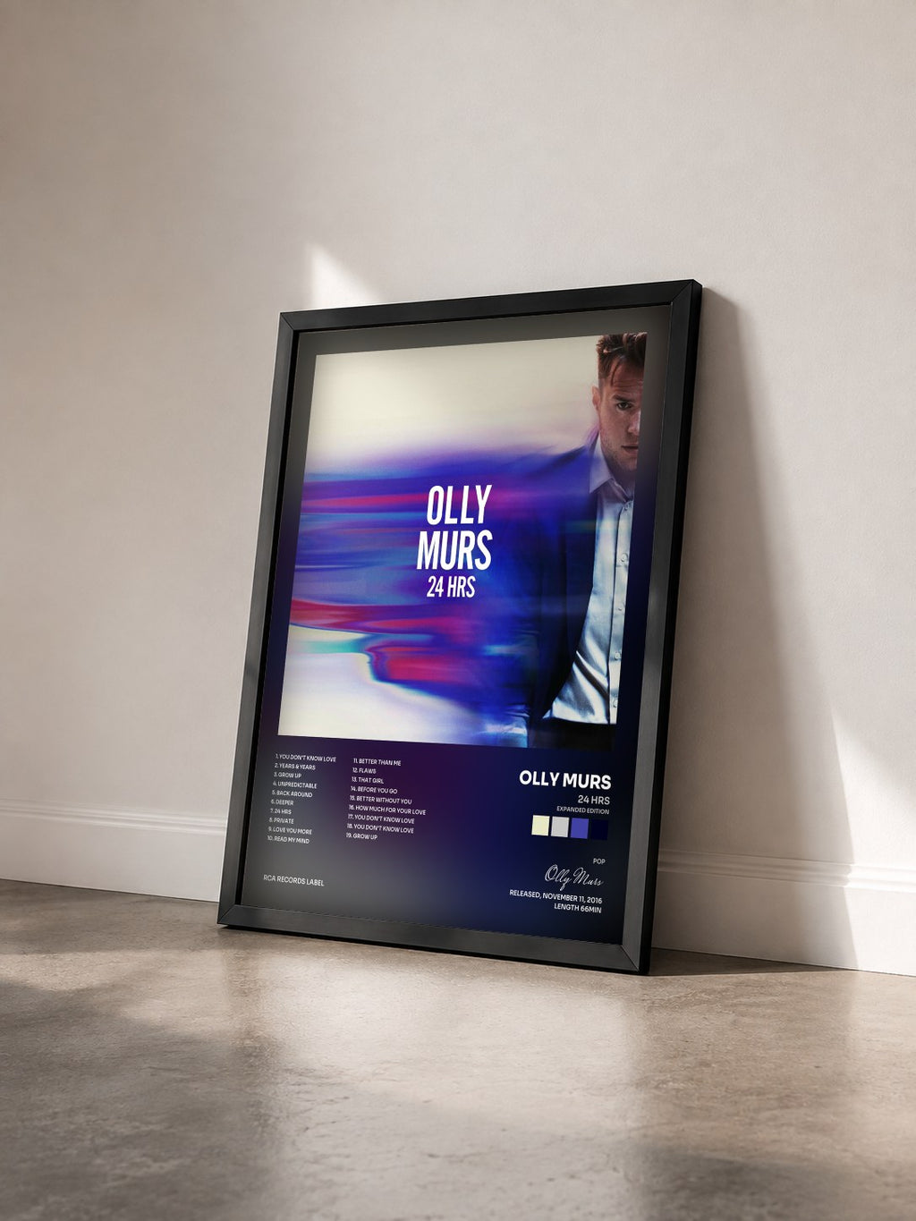 #noir Tableau de l'album 24 HRS (Expanded Edition) de Olly Murs vu de trois quarts, cadre noir