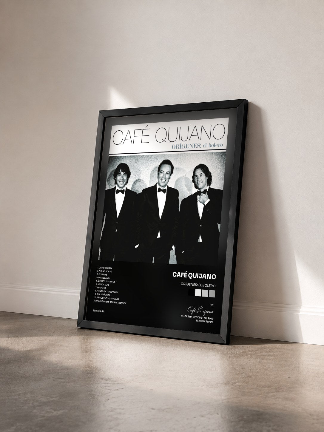 #noir Tableau de l'album Orígenes: El Bolero de Café Quijano vu de trois quarts, cadre noir