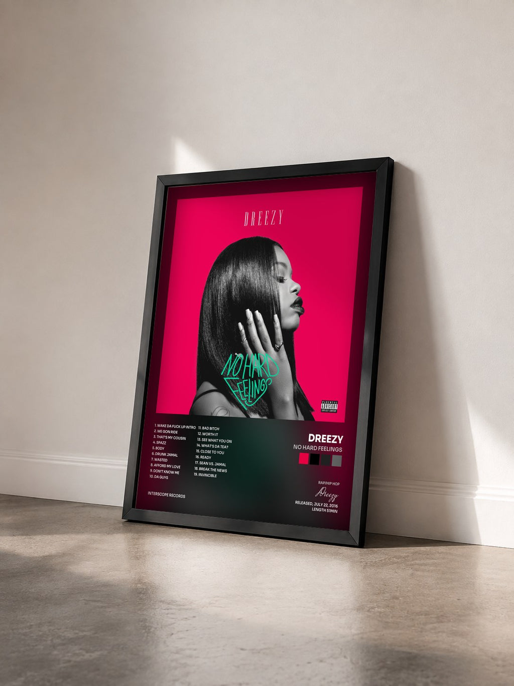 #noir Tableau de l'album No Hard Feelings de Dreezy vu de trois quarts, cadre noir