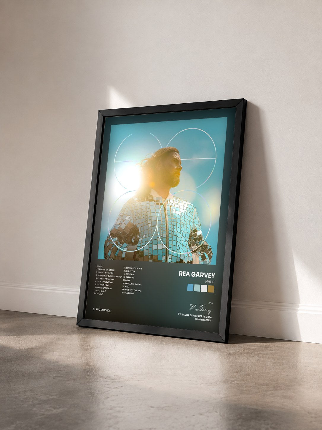 #noir Tableau de l'album HALO de Rea Garvey vu de trois quarts, cadre noir
