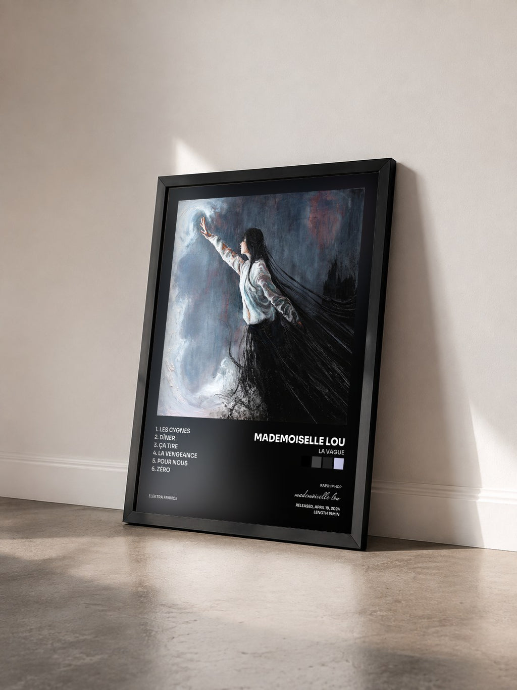 #noir Tableau de l'album LA VAGUE de mademoiselle lou vu de trois quarts, cadre noir