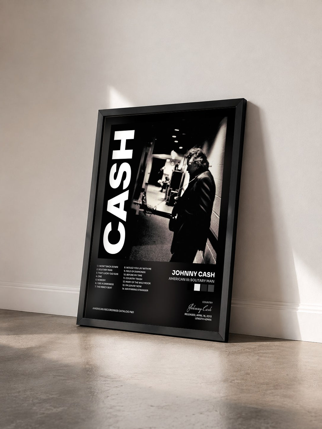 #noir American III: Solitary Man di Johnny Cash in stampa incorniciata vista di tre quarti, cornice nera