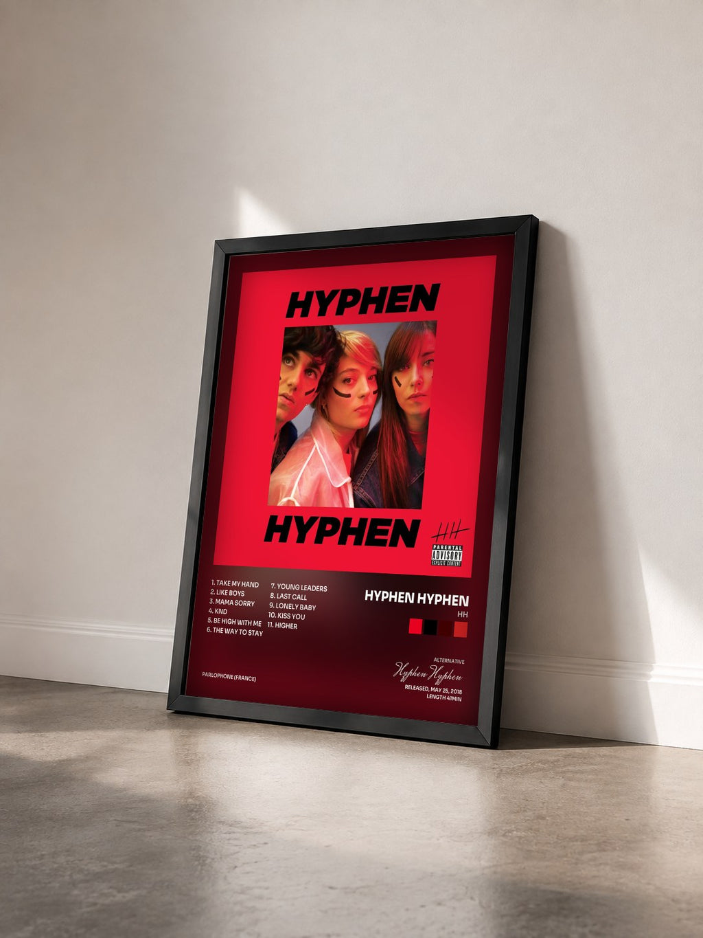 #noir Tableau de l'album HH de Hyphen Hyphen vu de trois quarts, cadre noir