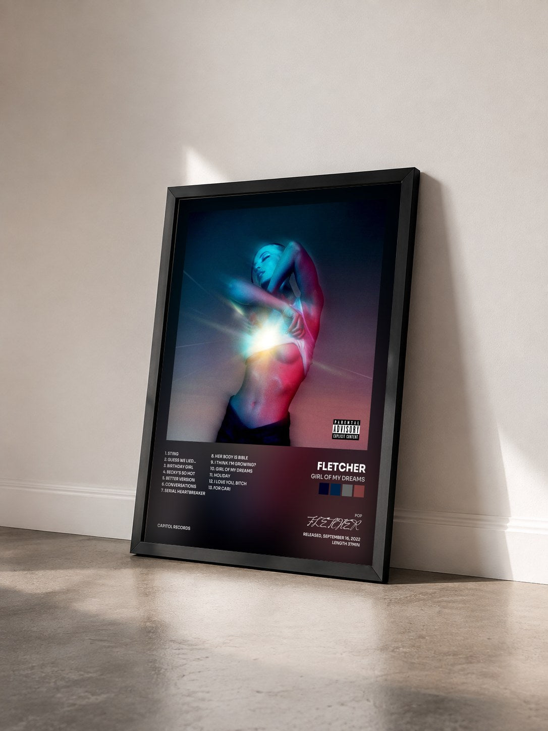 #noir Tableau de l'album Girl Of My Dreams de FLETCHER vu de trois quarts, cadre noir
