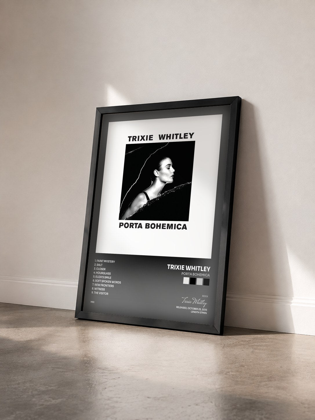 #noir Tableau de l'album Porta Bohemica de Trixie Whitley vu de trois quarts, cadre noir