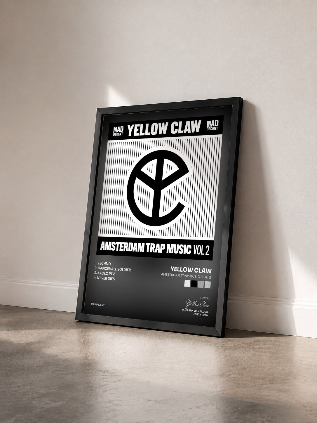 #noir Tableau de l'album Amsterdam Trap Music, Vol. 2 de Yellow Claw vu de trois quarts, cadre noir