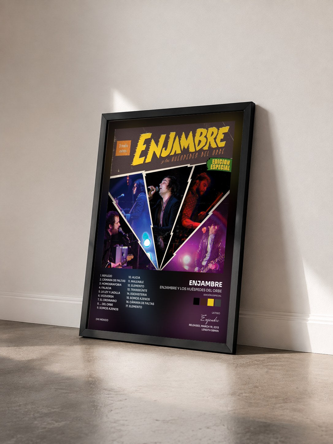 #noir Tableau de l'album Enjambre Y Los Huéspedes Del Orbe (Edición Especial) de Enjambre vu de trois quarts, cadre noir
