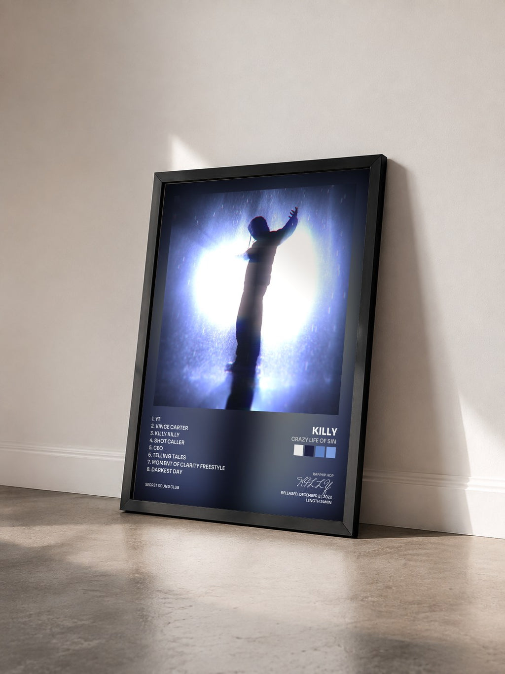 #noir Tableau de l'album Crazy Life of Sin de KILLY vu de trois quarts, cadre noir