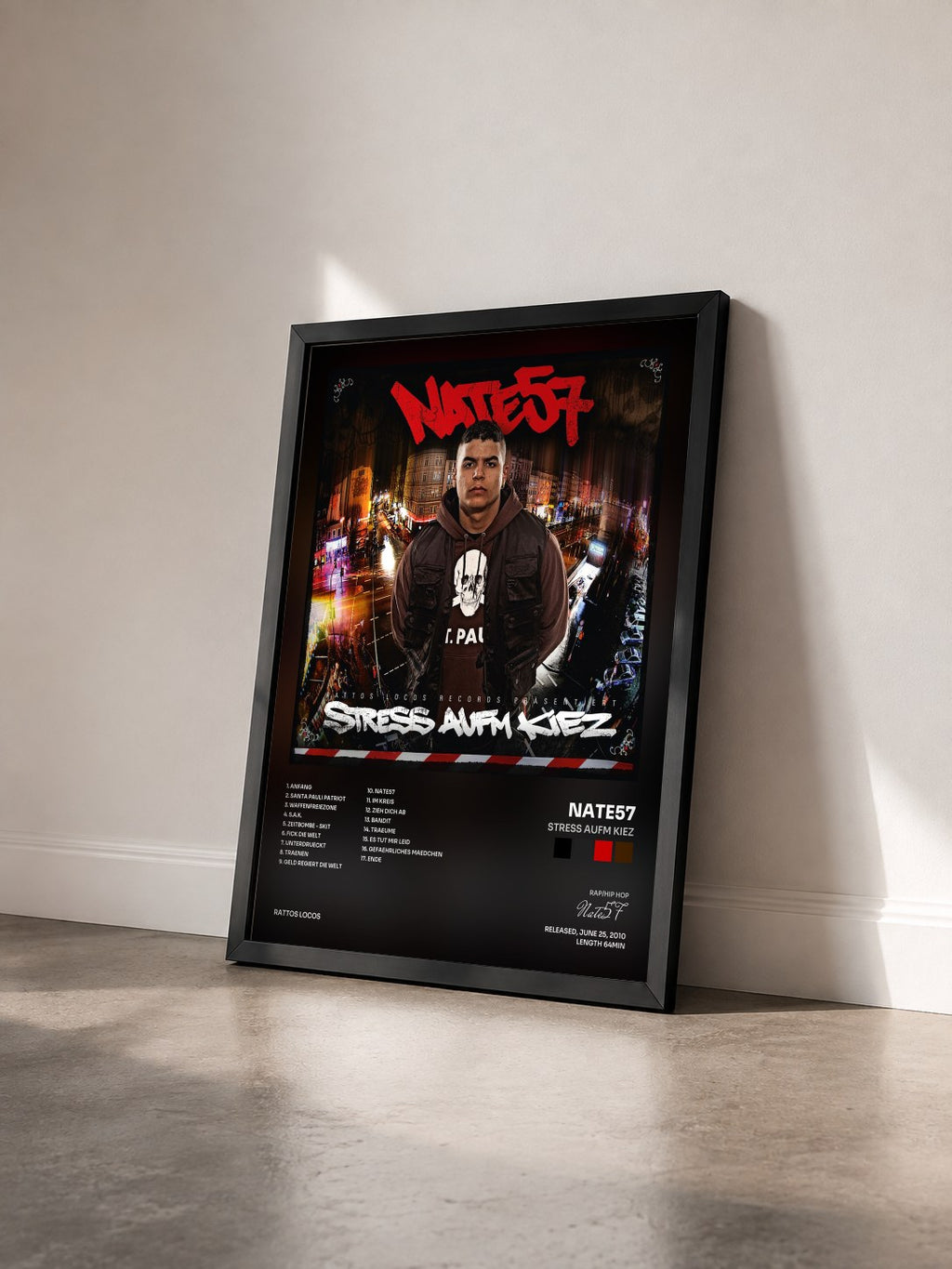 #noir Tableau de l'album Stress aufm Kiez de Nate57 vu de trois quarts, cadre noir