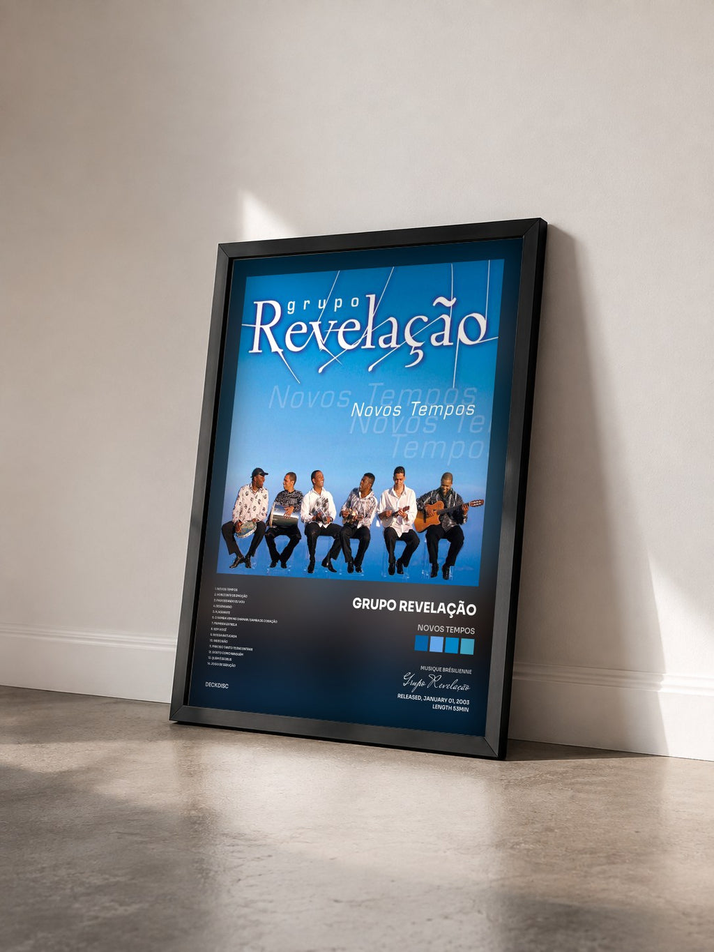 #noir Tableau de l'album Novos Tempos de Grupo Revelação vu de trois quarts, cadre noir