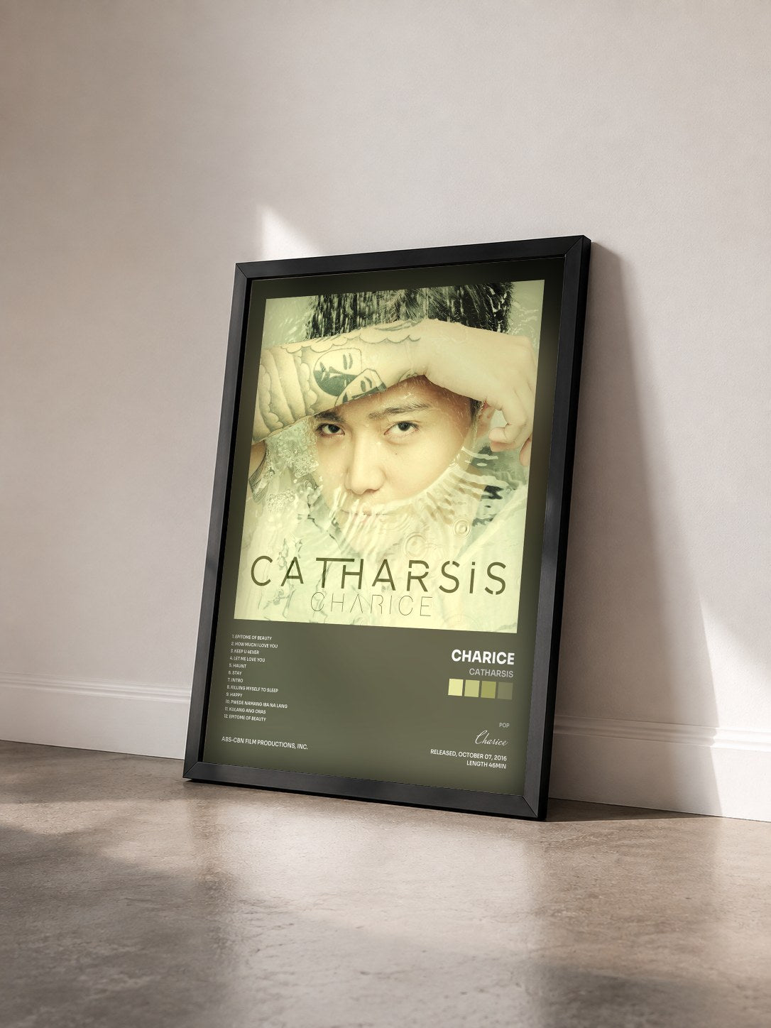 #noir Tableau de l'album Catharsis de Charice vu de trois quarts, cadre noir