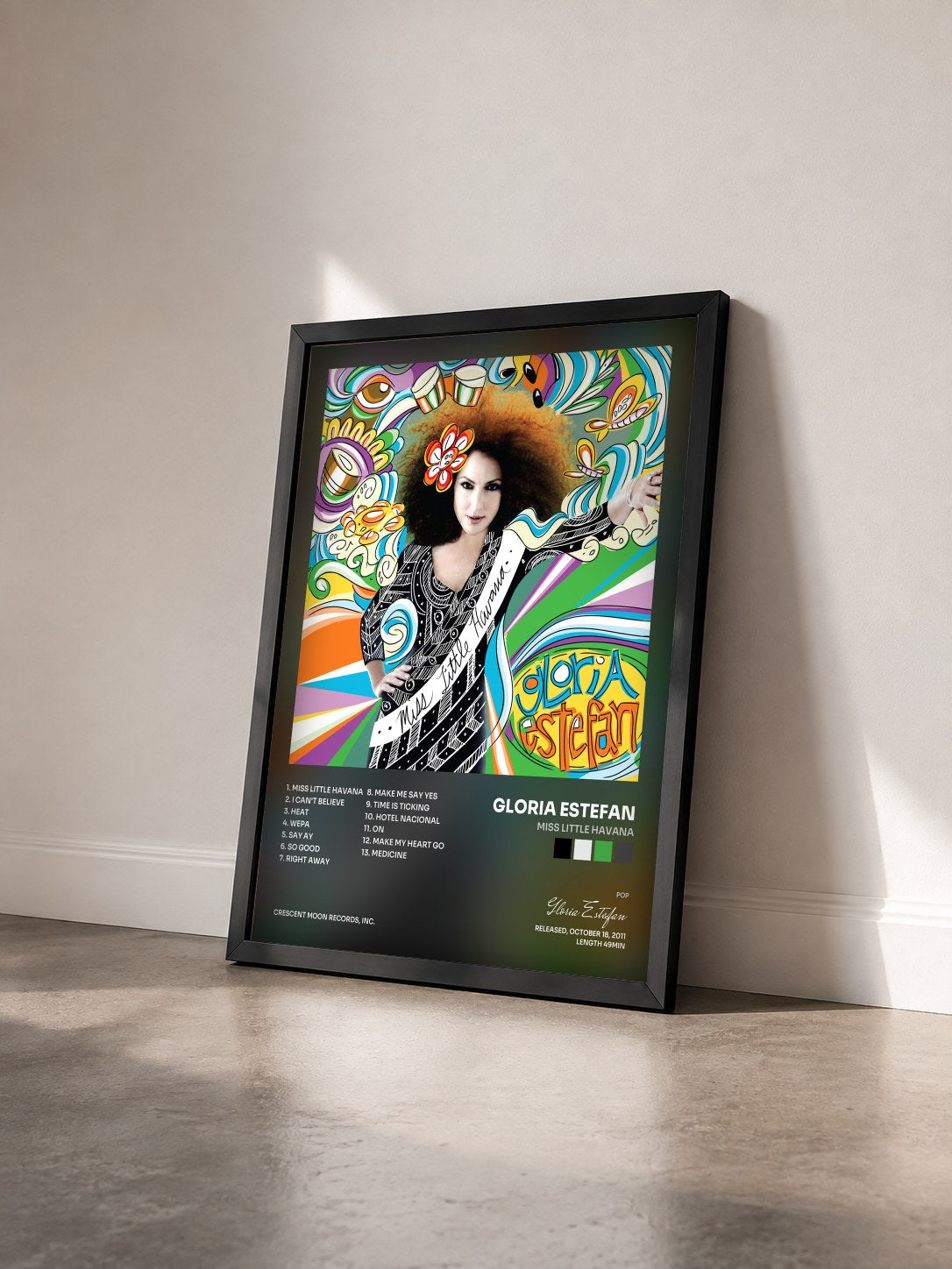 #noir Tableau de l'album Miss Little Havana de Gloria Estefan vu de trois quarts, cadre noir