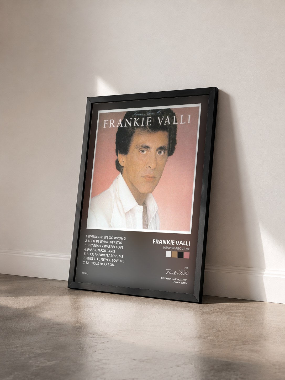 #noir Tableau de l'album Heaven Above Me de Frankie Valli vu de trois quarts, cadre noir