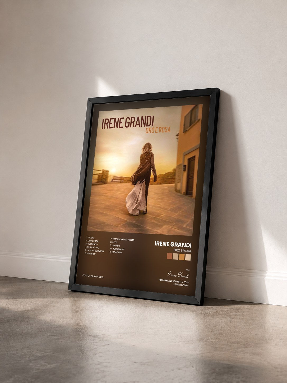 #noir Tableau de l'album Oro e rosa de Irene Grandi vu de trois quarts, cadre noir