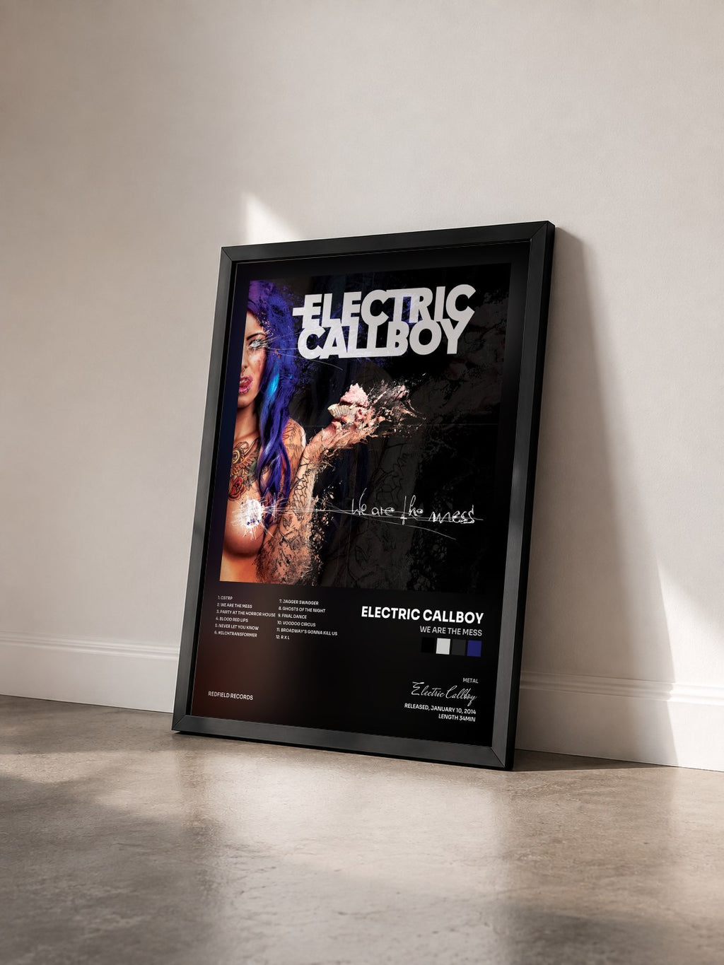 #noir Tableau de l'album We Are the Mess de Electric Callboy vu de trois quarts, cadre noir