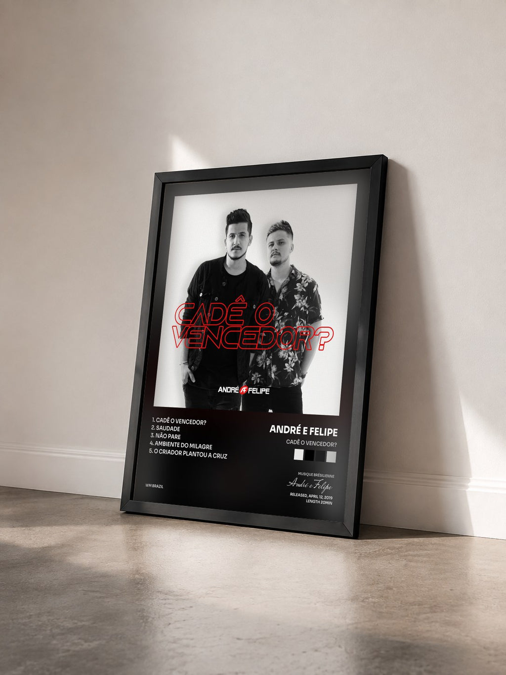 #noir Tableau de l'album Cadê o vencedor? de André e Felipe vu de trois quarts, cadre noir