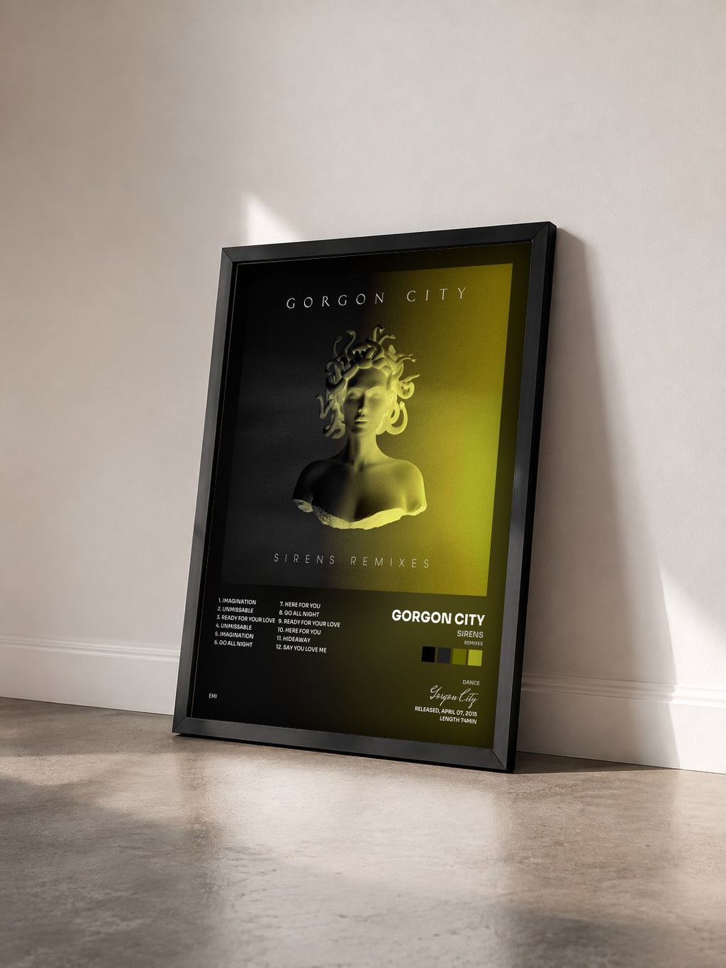 #noir Tableau de l'album Sirens (Remixes) de Gorgon City vu de trois quarts, cadre noir