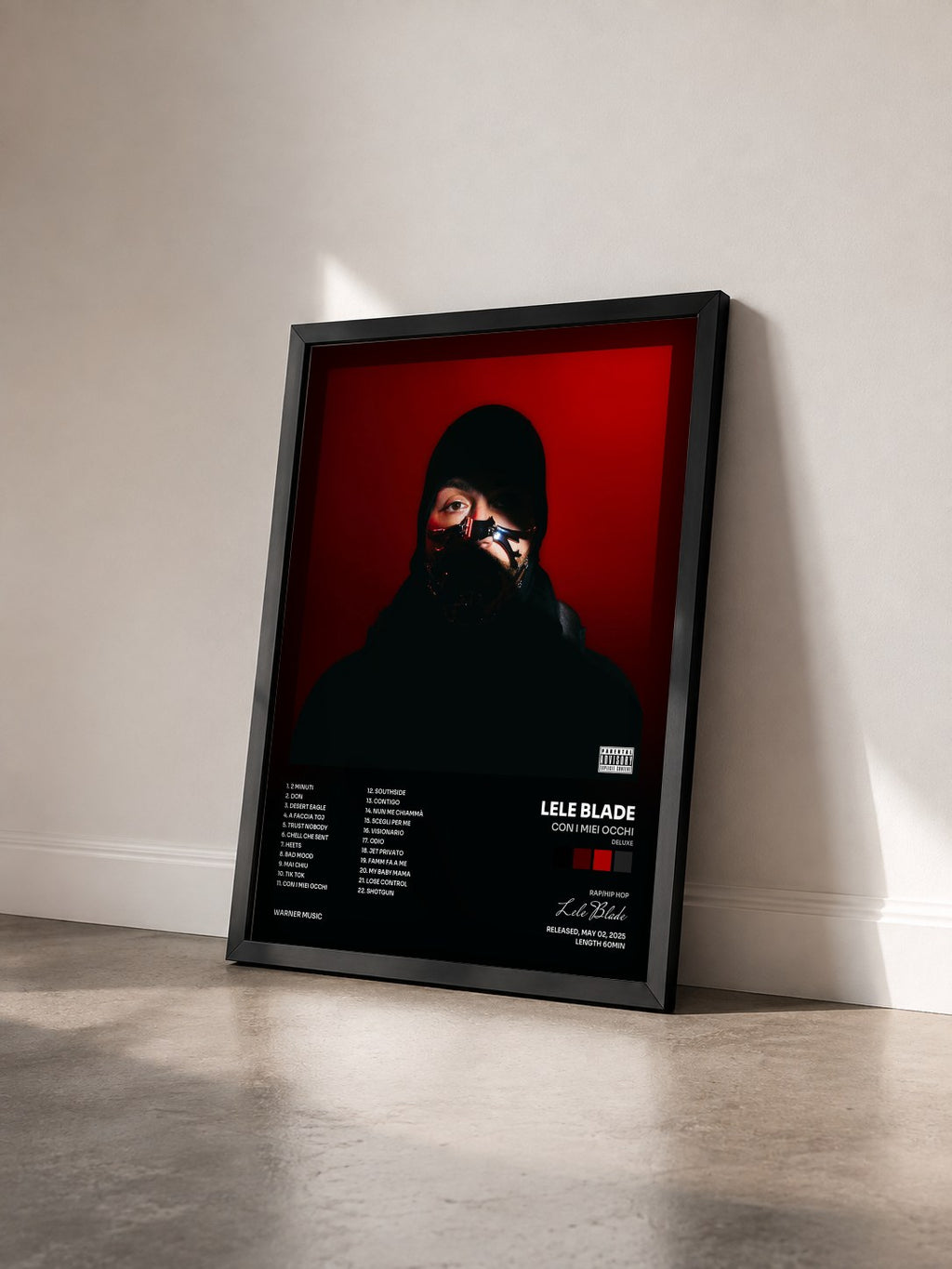 #noir Tableau de l'album CON I MIEI OCCHI (Deluxe) de Lele Blade vu de trois quarts, cadre noir